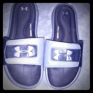 UNDER ARMOUR SLIDES